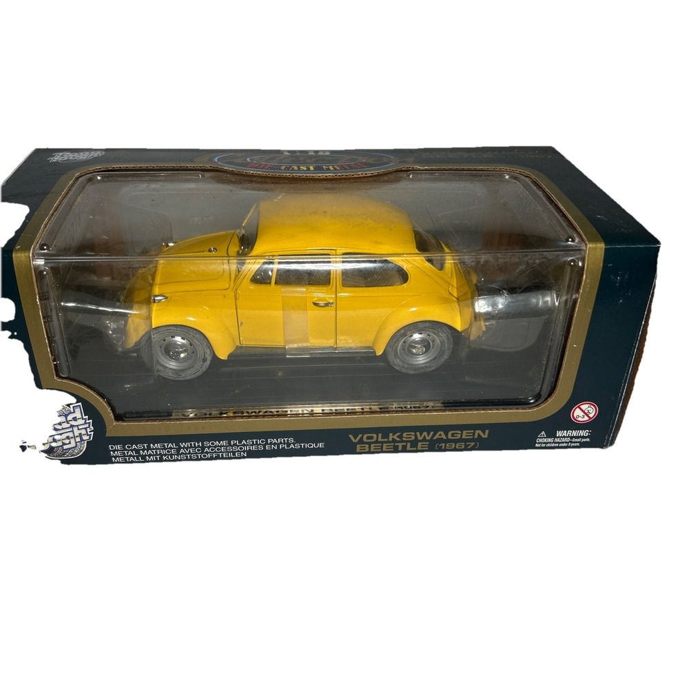 1967 Volkswagen Beetle Road Legends 1:18 Metal Die Cast Model Car Yellow Boxed
